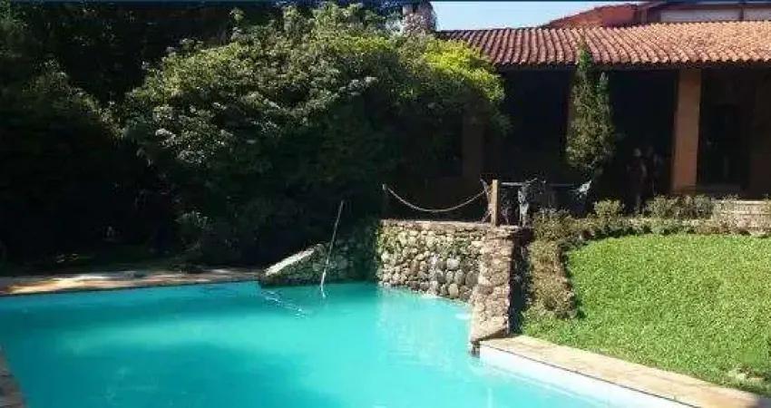 Chácara de luxo à venda em SP: 4 quartos, 4 suítes, 6 banheiros, 8 vagas na Praias Paulistanas - 380m².