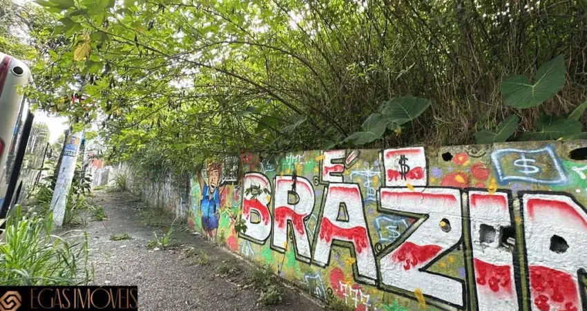 Terreno à venda na Vila Pedra Branca, São Paulo 