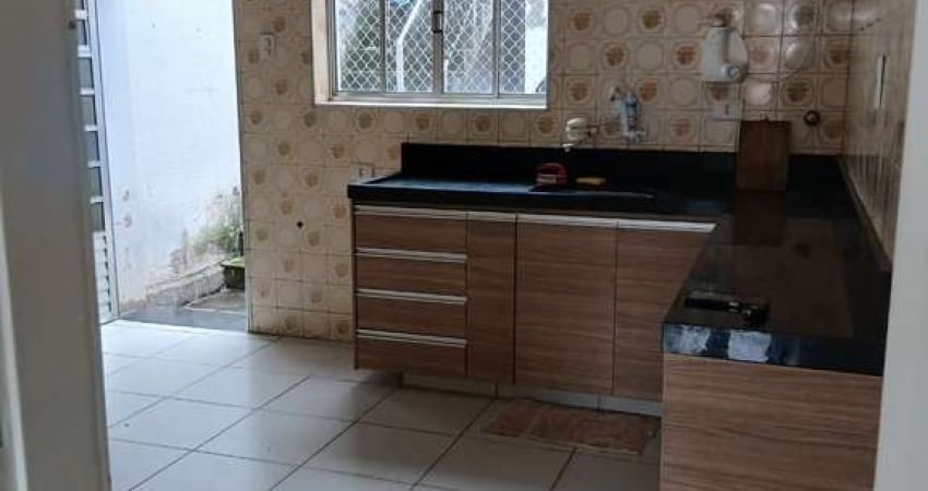 Casa com 3 quartos para alugar na Vila Paulicéia, São Paulo 