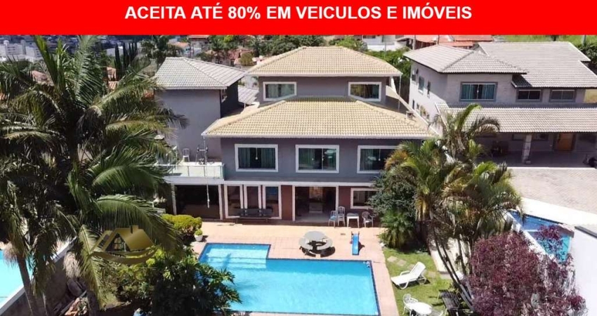 Linda chácara com 720mtrs² de terreno e aproximadamente 530mtrs2 de A/C contendo 02 casas