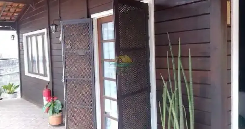 Casa de Madeira de Qualidade disponível para venda ou locação em Terra Preta, Mairiporã/SP