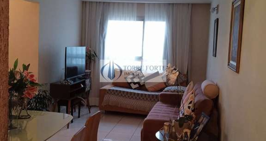 Belo Apartamento com 3 Dormitórios em Vila Ivone