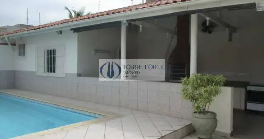 Linda casa próximo a Praia 2 dormitórios 1 suíte , edícula, vagas 5  carros