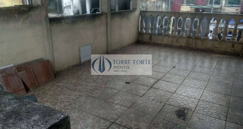 Casa com 3 dormitorios 2 vagas de garagem na Vila Antonieta .
