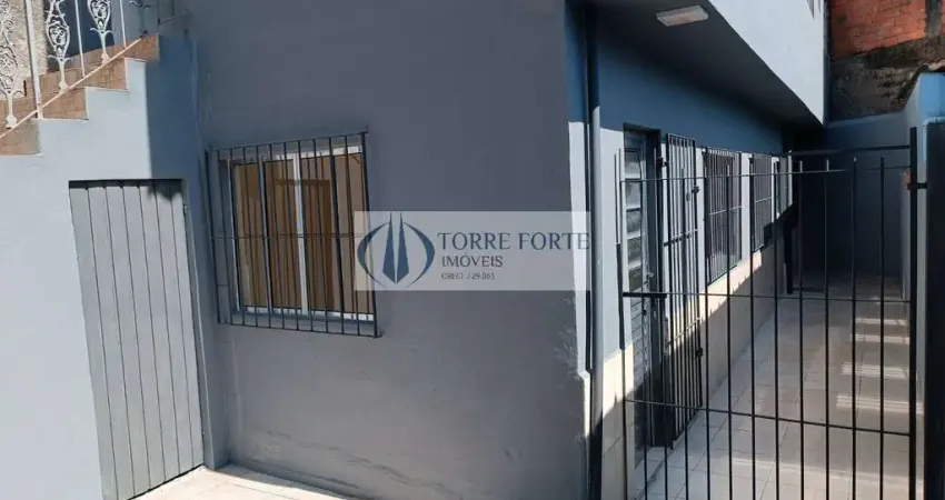 Terreno com 4 Casas, 1 Vaga de Garagem Para Moradia ou Renda em Guaianases