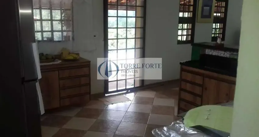 Sobrado de 350m² com 3 dormitórios com 3 vagas com edícula em atibaia