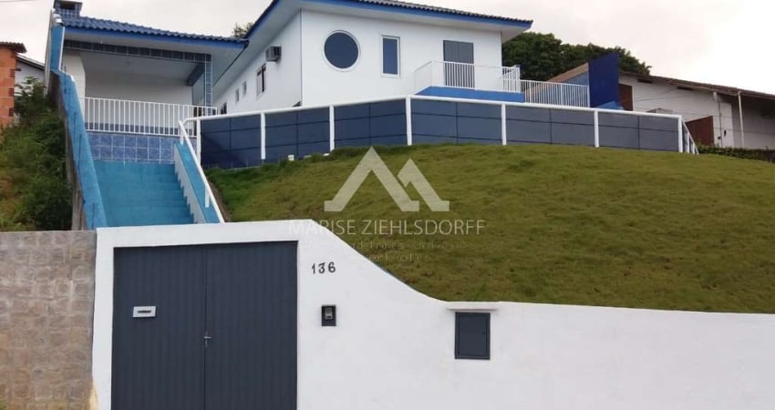 Casa com 5 quartos à venda na Rua Arno Kumlehn, Bom Retiro, Joinville