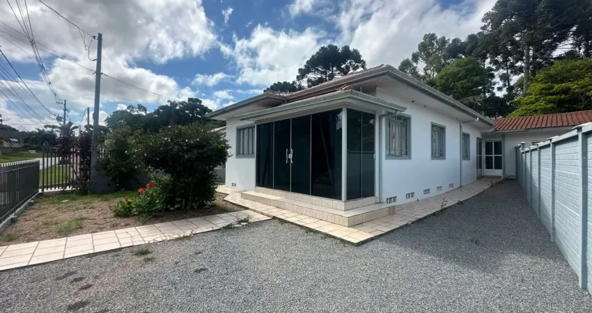 Casa térrea para locação, com suíte, quintal e churrasqueira – Umbará - Cód. 02.001