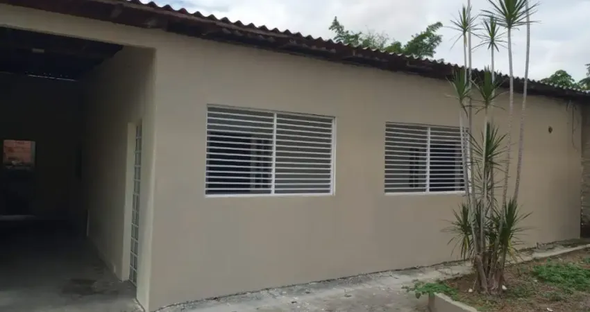 VENDE-SE CASA NO PETROS | EXCELENTE OPORTUNIDADE PARA MORAR E INVESTIR