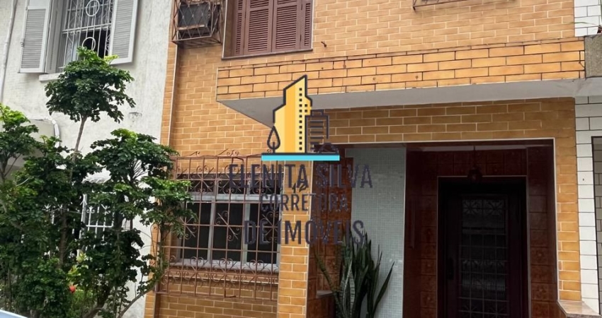 GONZAGA – LOCAÇÃO –SOBRADO 3 DORM – 180AU – 100 METROS DO MAR