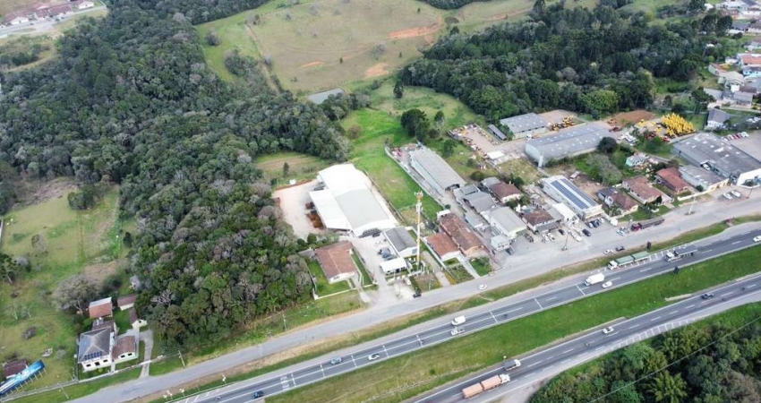 Área Comercial/Industrial - Zoneamento CUE  (frente) e ZPFV (fundos)