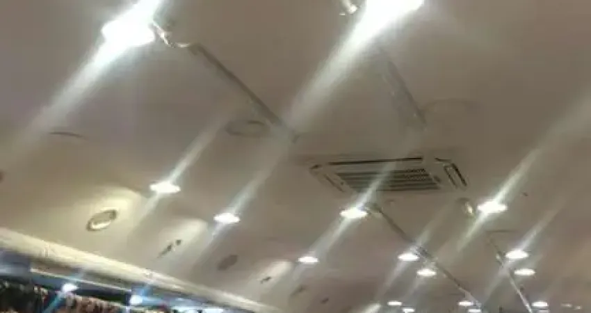 Casa comercial à venda na Rua Barão de Itapetininga, República, São Paulo