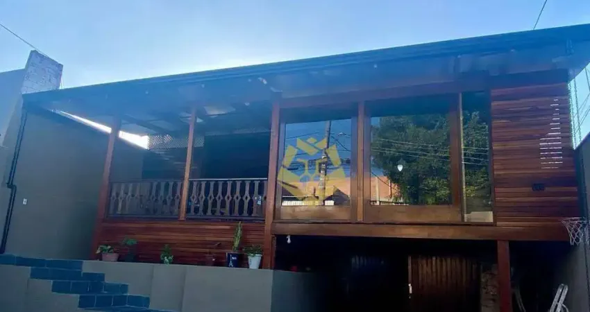 Casa com 3 dormitórios à venda, 300 m² por R$ 790.000,00 - Tingui - Curitiba/PR