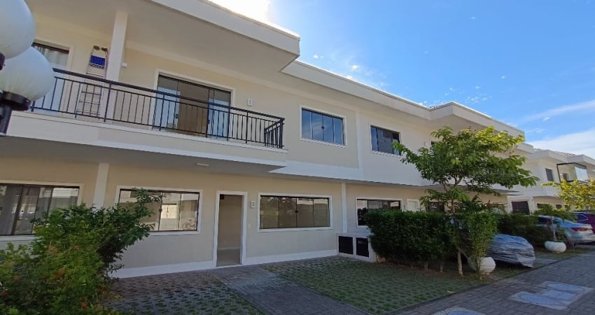 Casa Duplex contemporânea no centro de Vargem Grande