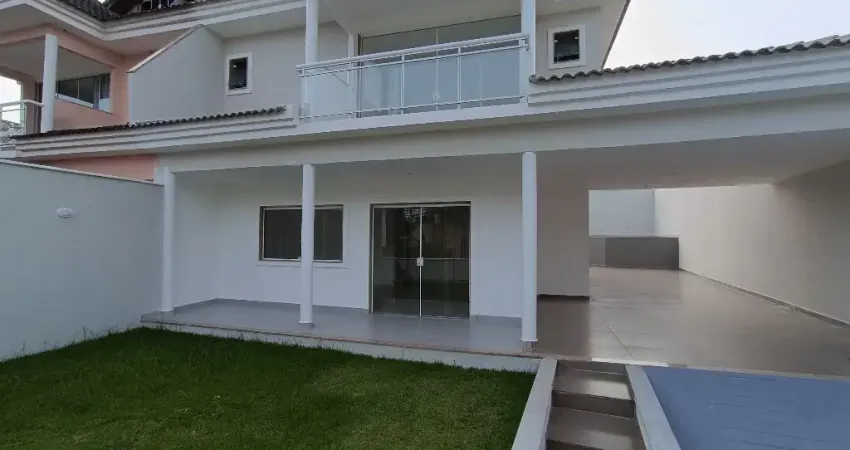 Casa 04 suítes piscina