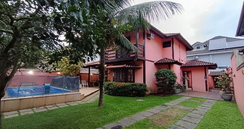 Casa em condomínio fechado com 4 quartos para alugar na Rua Lagoa Bonita, 100, Vargem Grande, Rio de Janeiro