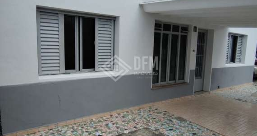 Casa Térrea à venda no Jardim Carolina em Mogi das Cruzes, SP, próximo ao centro com 5 dormitórios