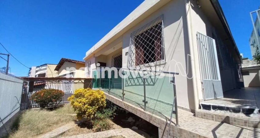 Casa com 5 quartos à venda na Rua Doutor Odilon Machado, 27, IAPI, Salvador