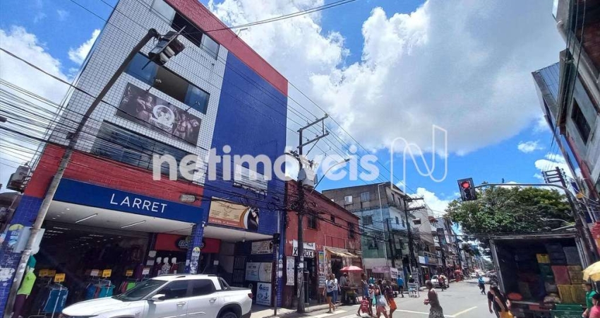 Ponto comercial com 3 salas para alugar na Rua Genaro de Carvalho, 17, Castelo Branco, Salvador