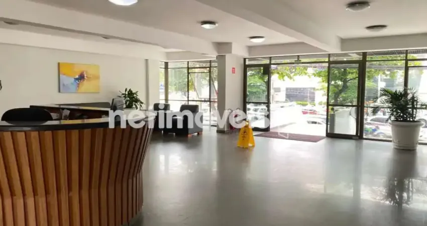 Sala comercial de 42m²; com ponto estratégico no coração do itaigara!