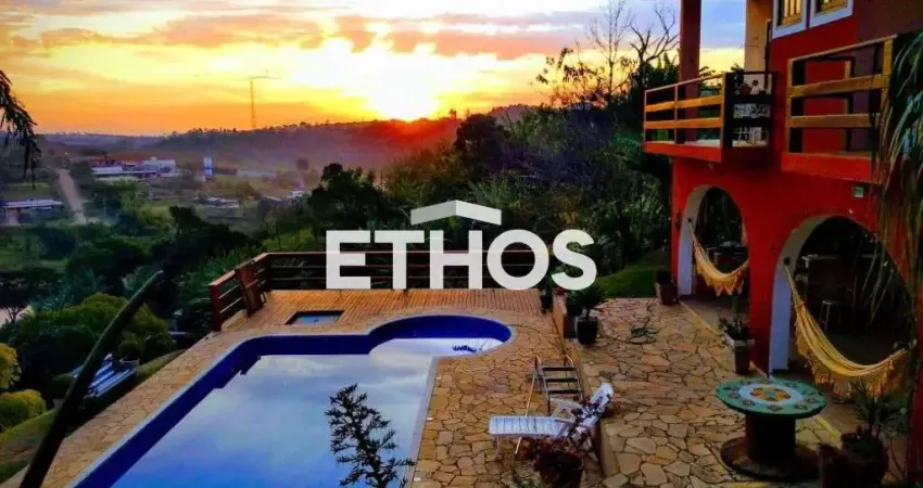 Casa a venda de Alto Padrao com 4 Suites,  5.000m2 de area total e 423m2 de construcao no Bairro Parque Espelho D&amp;#39;Agua em Jundiai