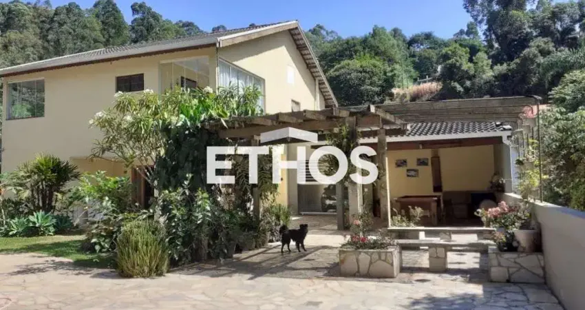 Maravilhosa Casa em Condominio fechado no Moinho, Campo Limpo Paulista