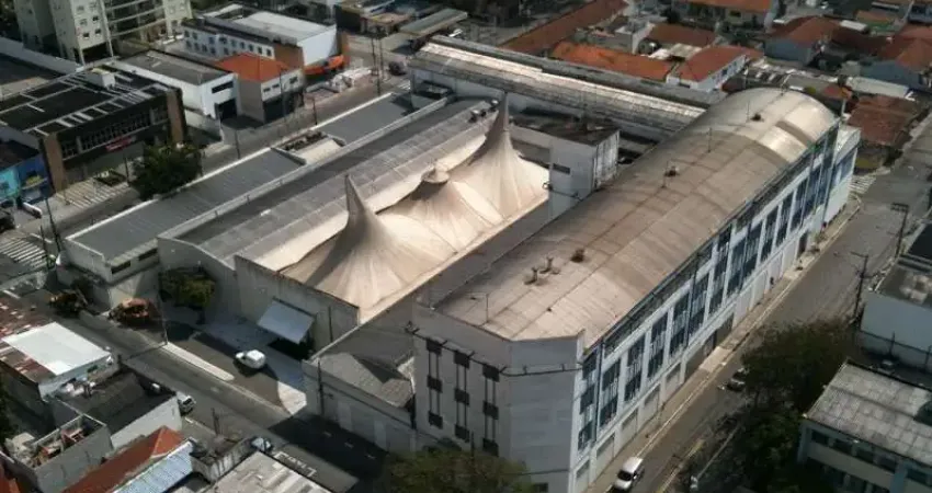 Prédio com 4 salas para alugar na Rua Américo Brasiliense, 1664, Chácara Santo Antônio, São Paulo