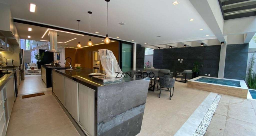 Casa de alto padrão à venda em Riviera de São Lourenço