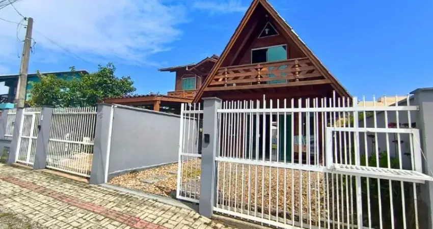 02 chalés para venda com excelente área de lazer a 100 metros da praia!!