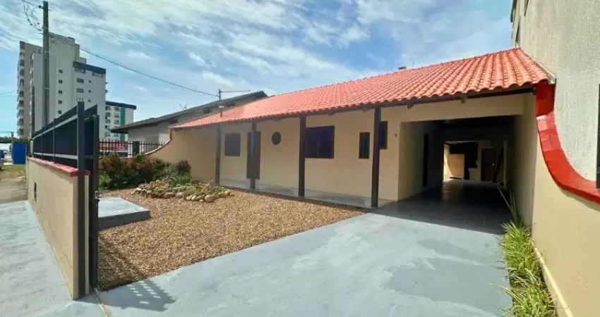 Imóvel no bairro gravatá a 400 metros da praia e a 12 metros da avenida principal!!