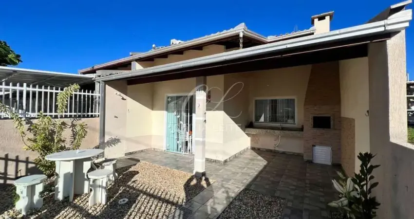 Casa pronta para morar apenas 350 metros da Praia em Piçarras