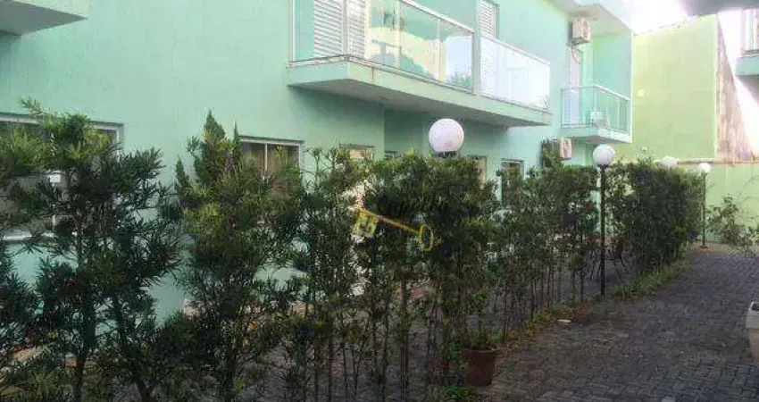 Sobrado com 2 dormitórios à venda, 71 m² por R$ 265.000,00 - Jardim das Palmeiras - Itanhaém/SP
