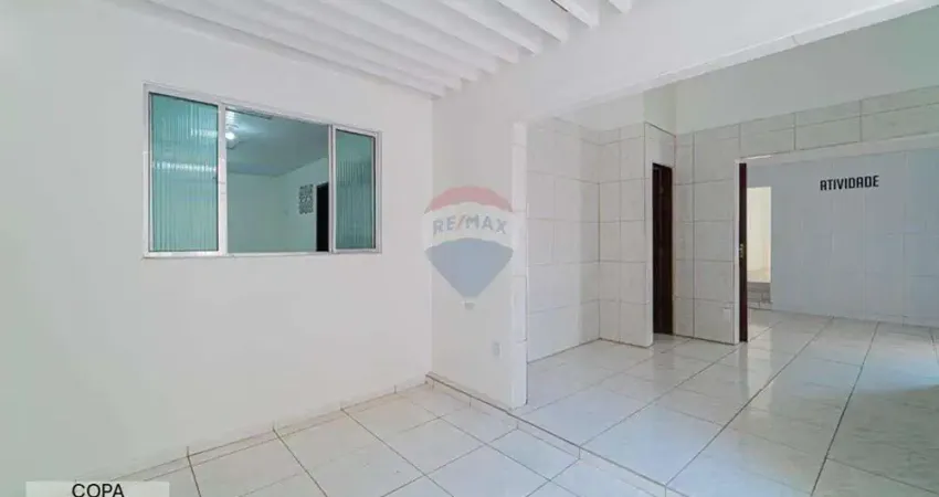 Casa à venda com ponto comercial, 300m² de área de construída, em Mandacaru, João Pessoa-PB.