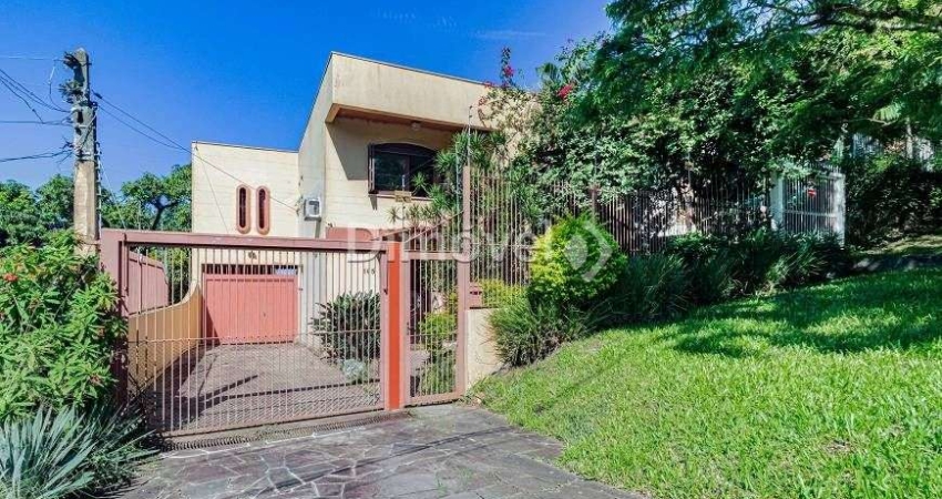 Casa com 4 quartos à venda na Avenida Capivari, 165, Cristal, Porto Alegre