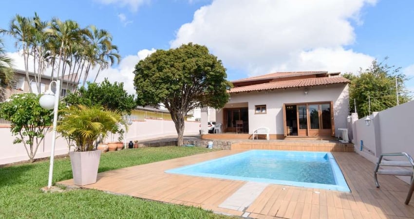 Casa com 4 quartos à venda na Rua Atílio Supertti, 623, Vila Nova, Porto Alegre