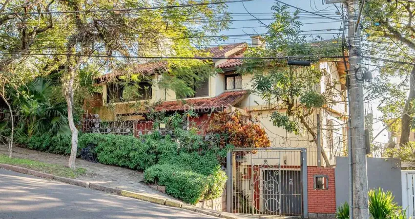 Casa com 6 quartos à venda na Avenida Taquary, 175, Cristal, Porto Alegre