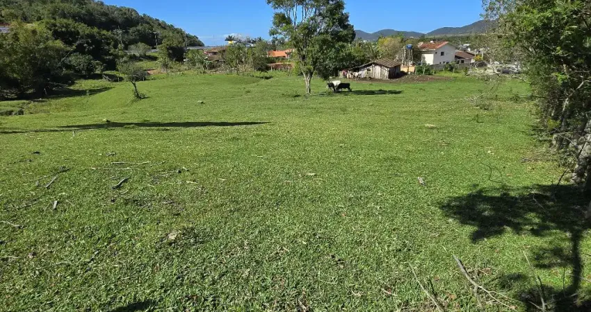 Terreno à venda na Avenida Nereu Ramos, Santa Lídia, Penha