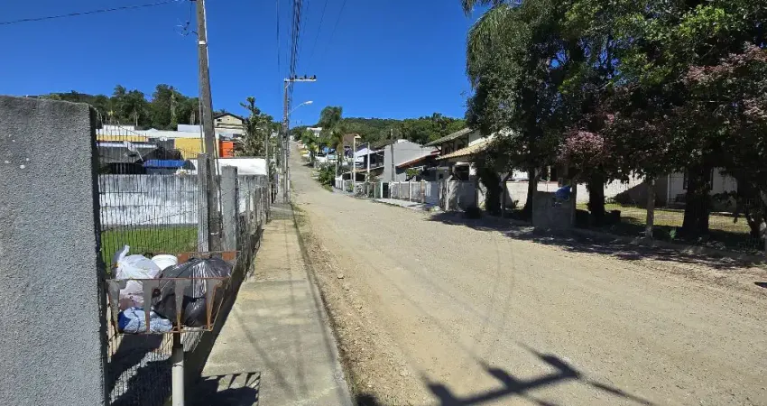 Terreno à venda na Avenida Nereu Ramos, Armação, Penha