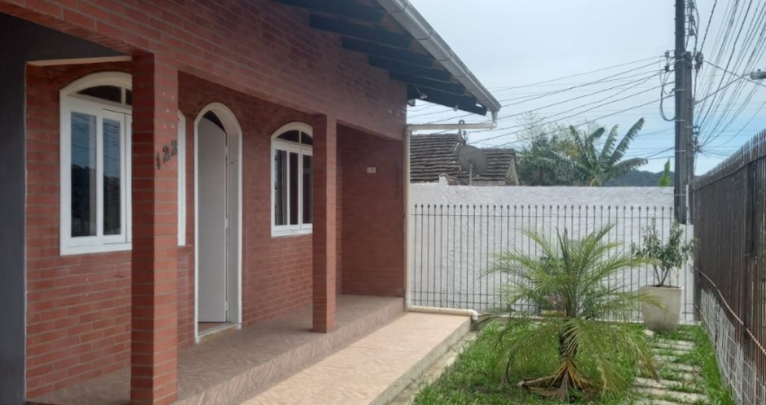 Casa com 3 quartos à venda no Valparaíso, Blumenau 