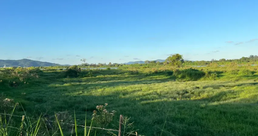 Terreno à venda próximo às margens do rio itajái açu em ilhota, sc