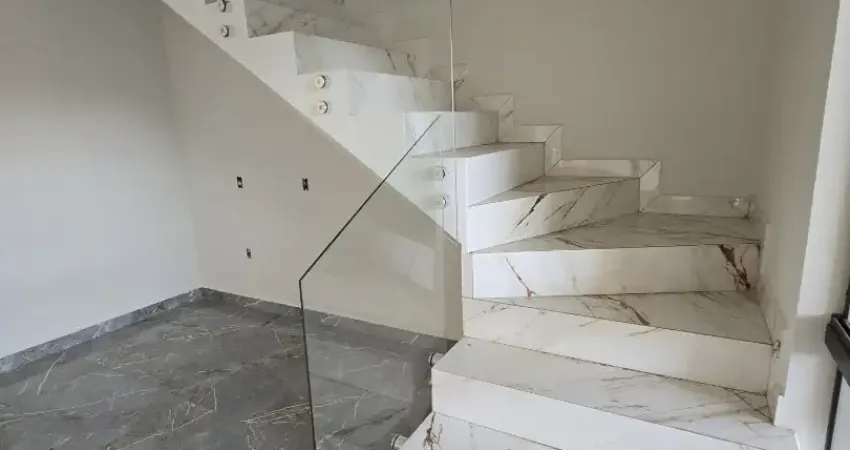 Lindo sobrado de altíssimo padrão no centro de balneário piçarras