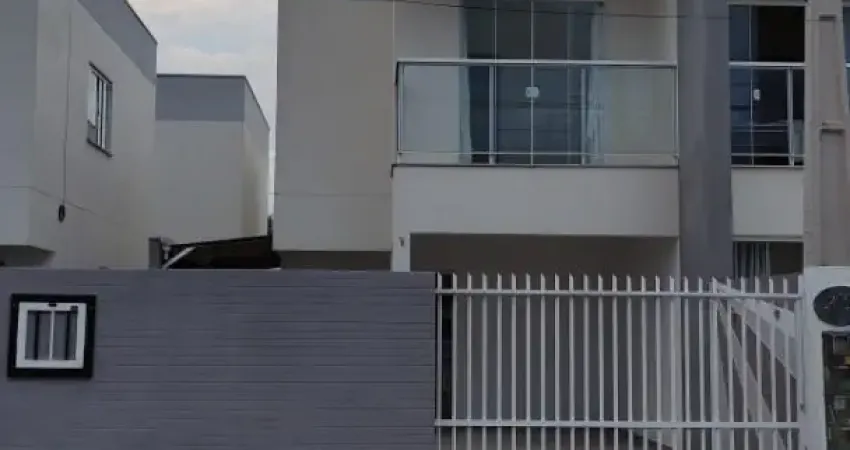 Casa com 2 quartos para alugar na Avenida Nereu Ramos, 1317, Centro, Penha