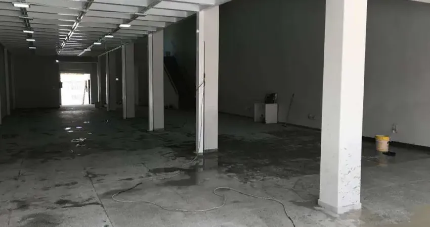 LOJA COM PÉ DIREITO DUPLO MAIS MEZANINO COM SALAS REFORMADA PROXIMO AO PISTAO SUL