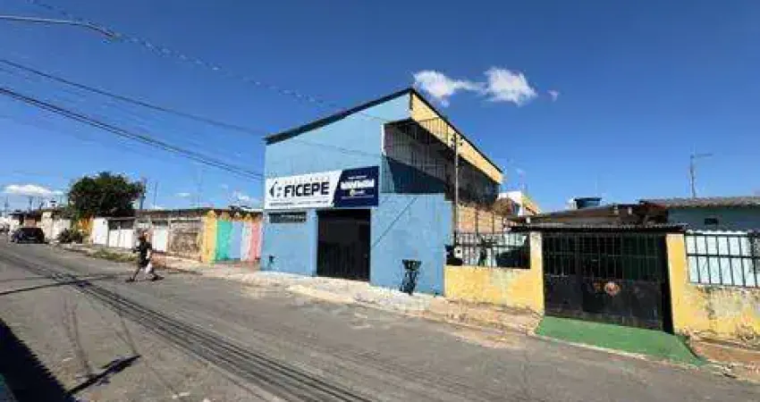 Sq 15 q 11 l 20 cidade ocidental - predio com 12 sala, banheiros coletivos, patio interno, area para lanchonete alugo