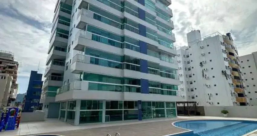 Apartamento 03 dormitórios na quadra do mar em Caiobá