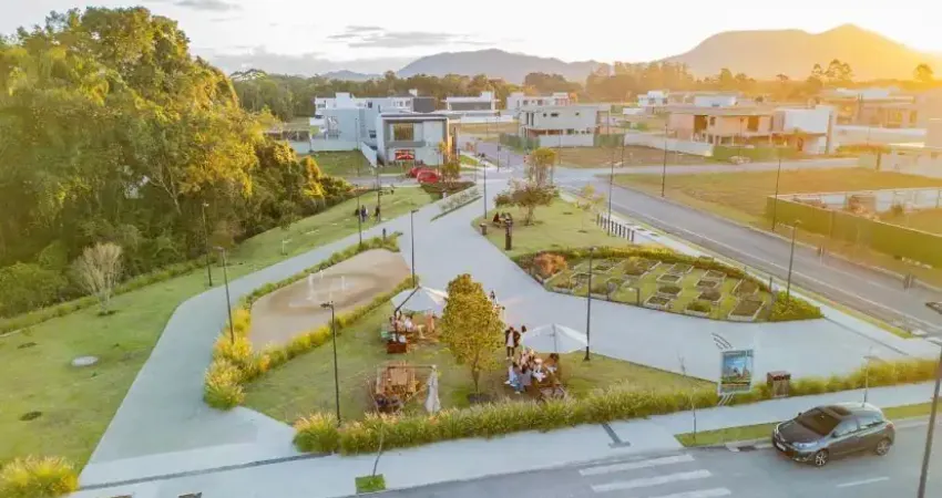 Terreno em condomínio fechado à venda na Avenida Governador Celso Ramos, Jardim Dourado, Porto Belo