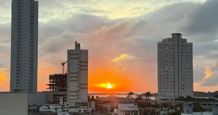 Vendo apartamento de 3 dormitórios sendo 1 suíte bairro centro itajaí-sc