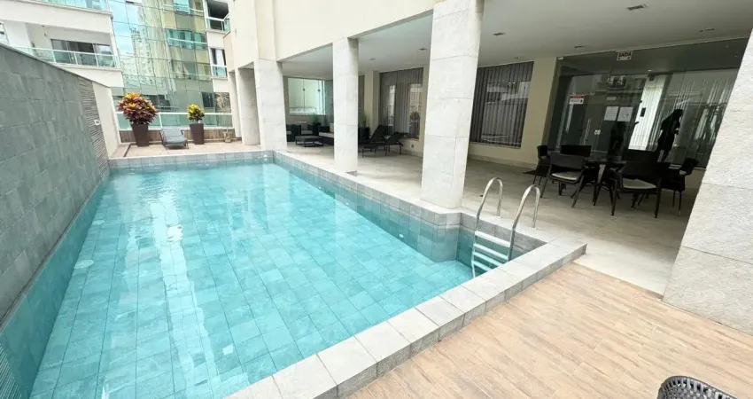 Vendo lindo apartamento de três dormitórios sendo 1 suíte na meia praia em itapema-sc