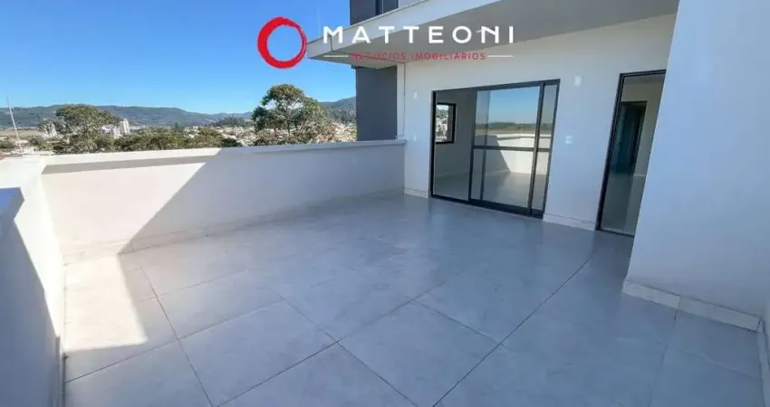 Cobertura em Oficinas com Vista Permanente — 3 Dormitórios, 1 Suíte e Living Amplo