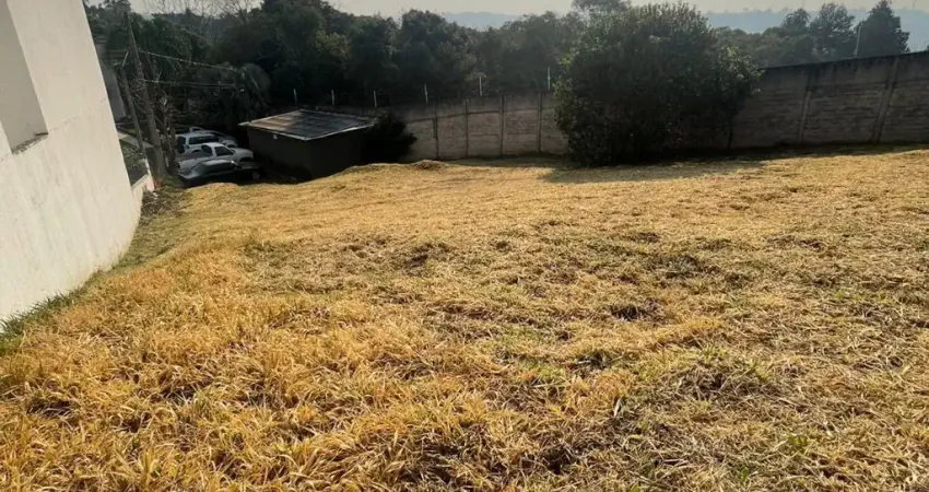AMPLO TERRENO DISPONÍVEL NO CONDOMÍNIO PARQUE DOS FRANCESES